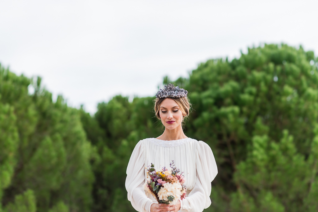 4-wedding-dress-tiara-plata